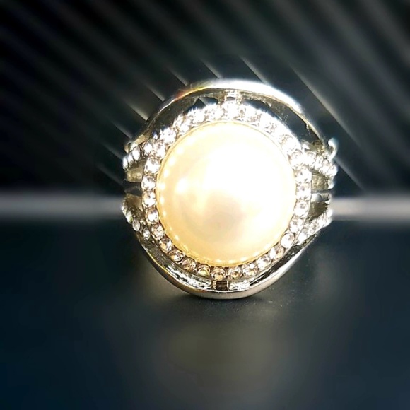 Ring - Picture 2 of 2